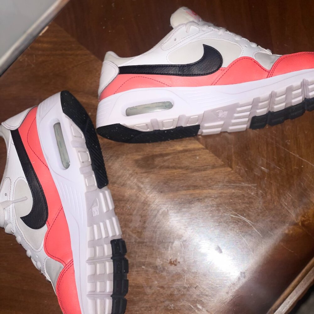Nike Air Max | White/Black/Orange | Size 11